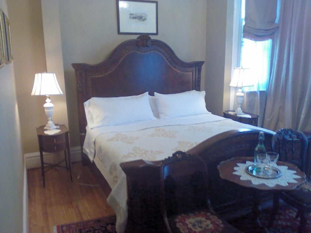 A Kingston Bed & Breakfast Eksteriør billede
